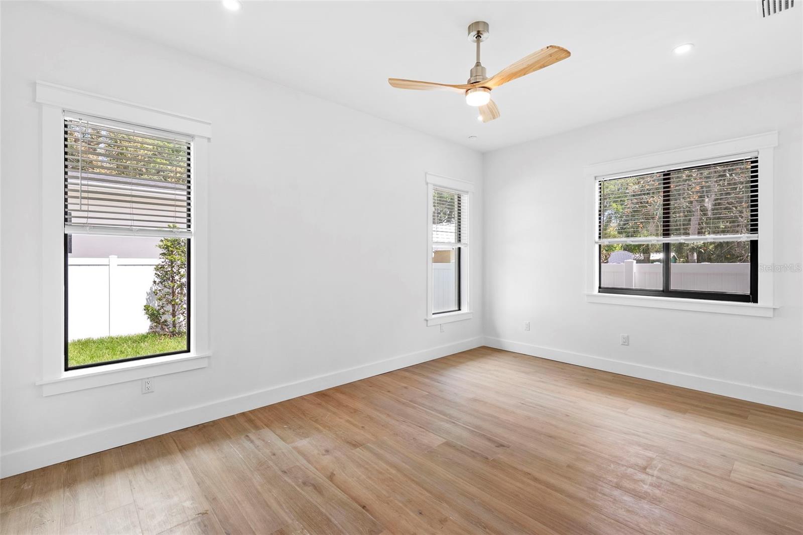 Image 23 of 50 For 1710 Comanche Avenue