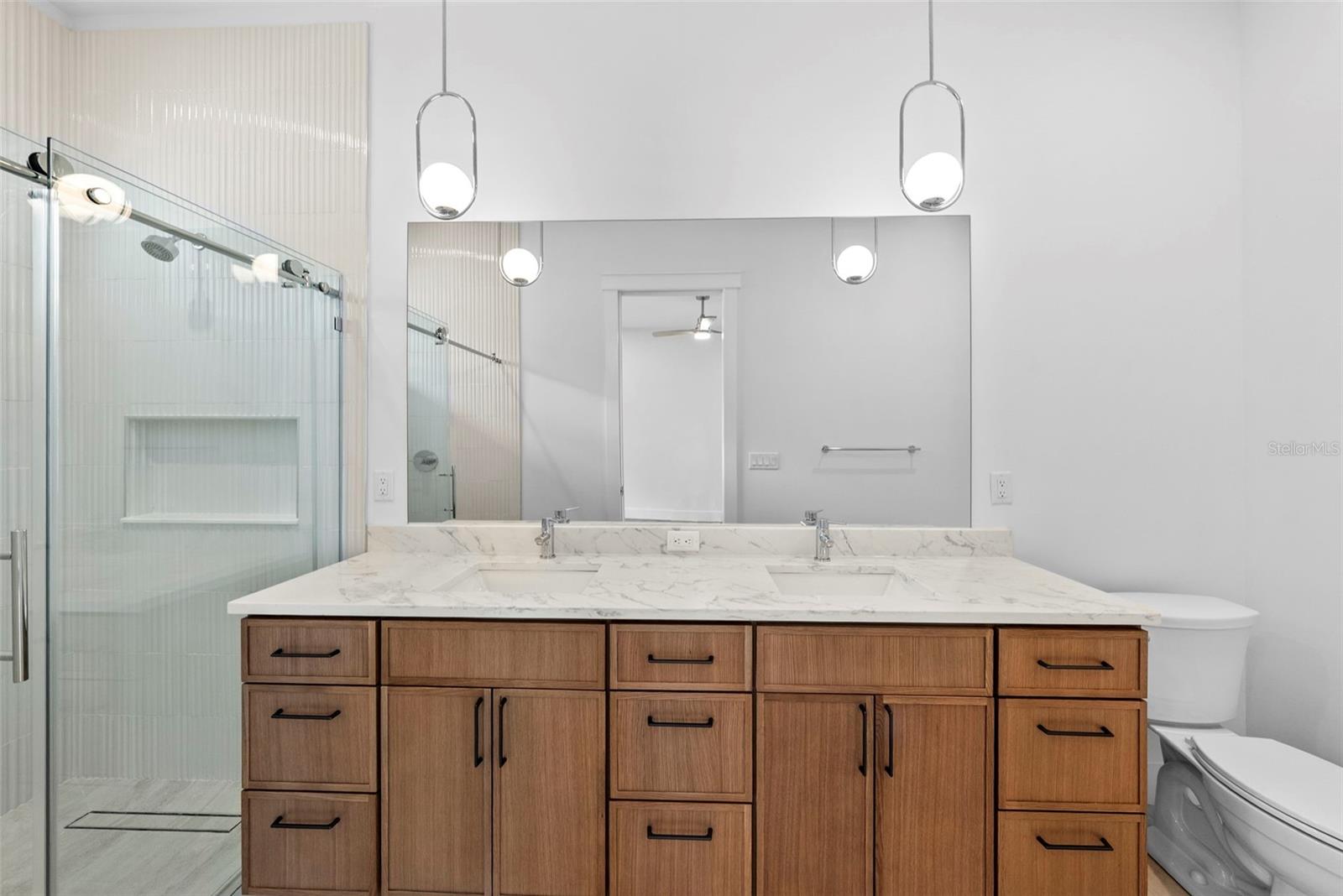 Image 25 of 50 For 1710 Comanche Avenue