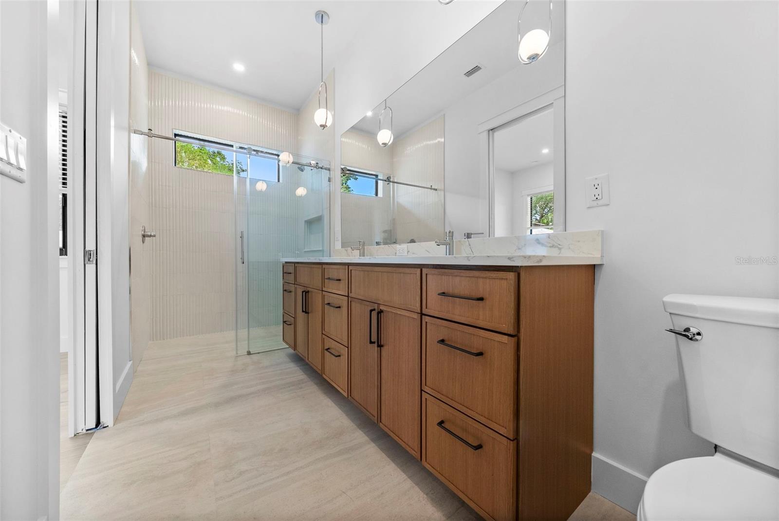 Image 26 of 50 For 1710 Comanche Avenue