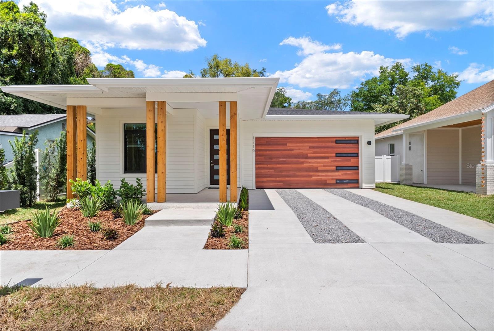 Image 3 of 50 For 1710 Comanche Avenue