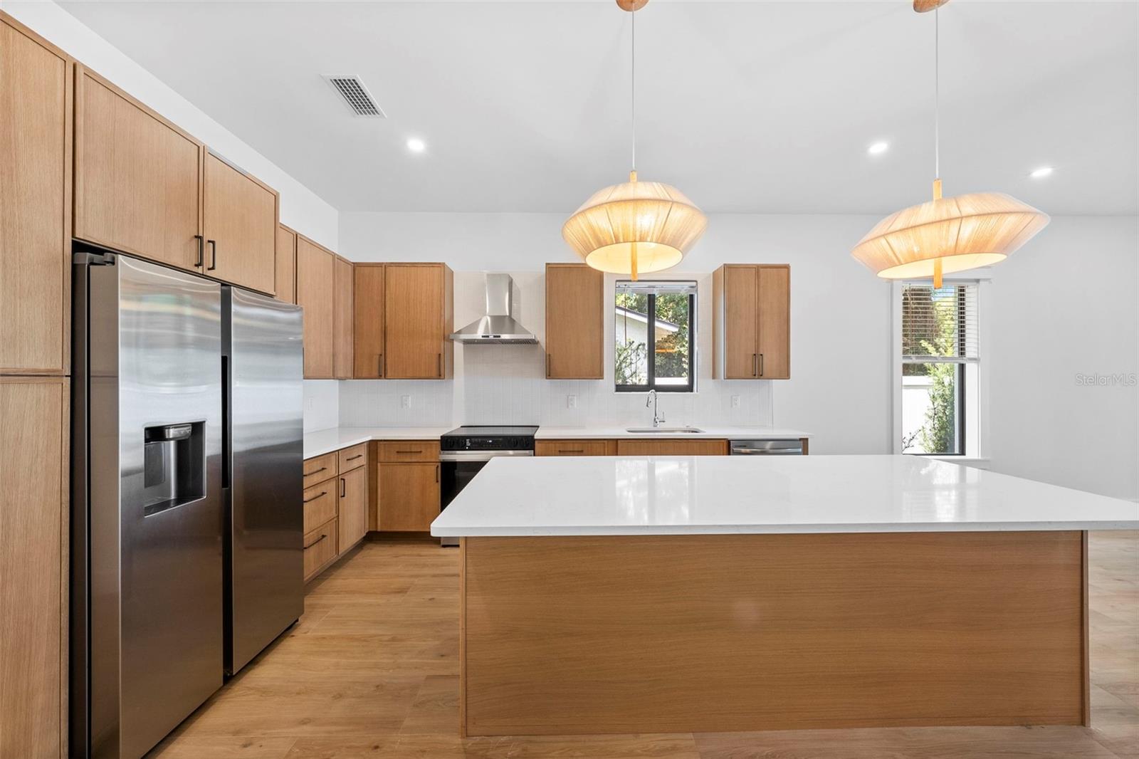 Image 8 of 50 For 1710 Comanche Avenue