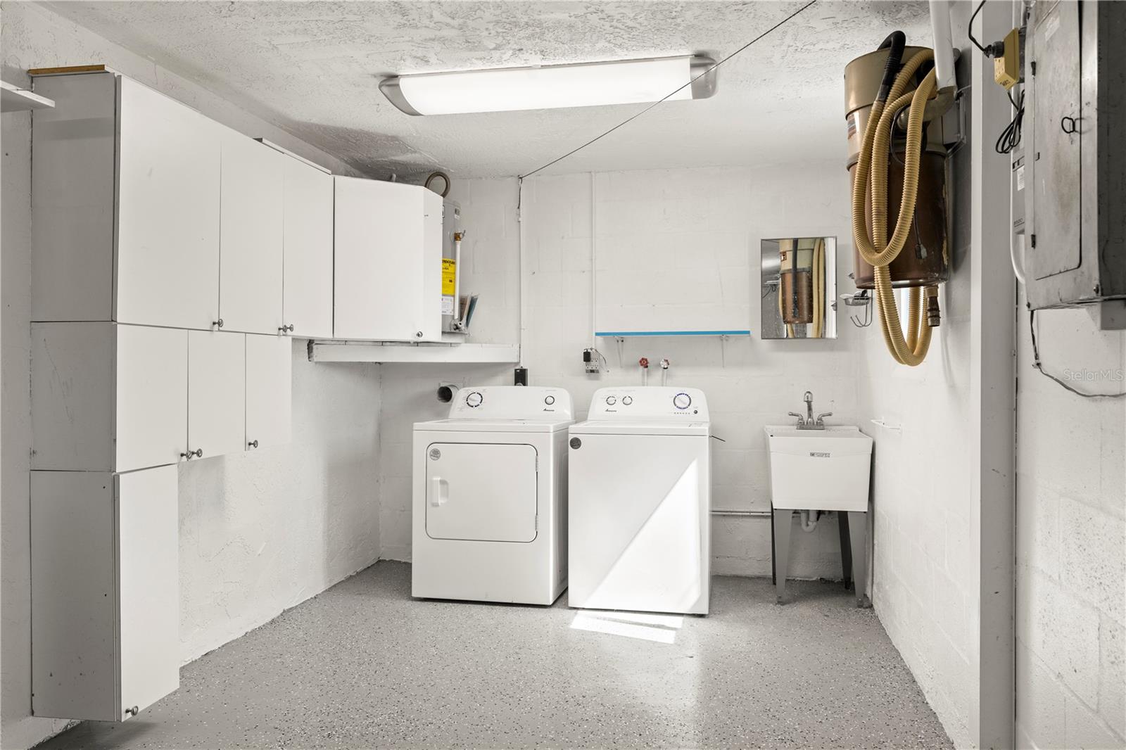 Image 12 of 31 For 5041 Bay Boulevard