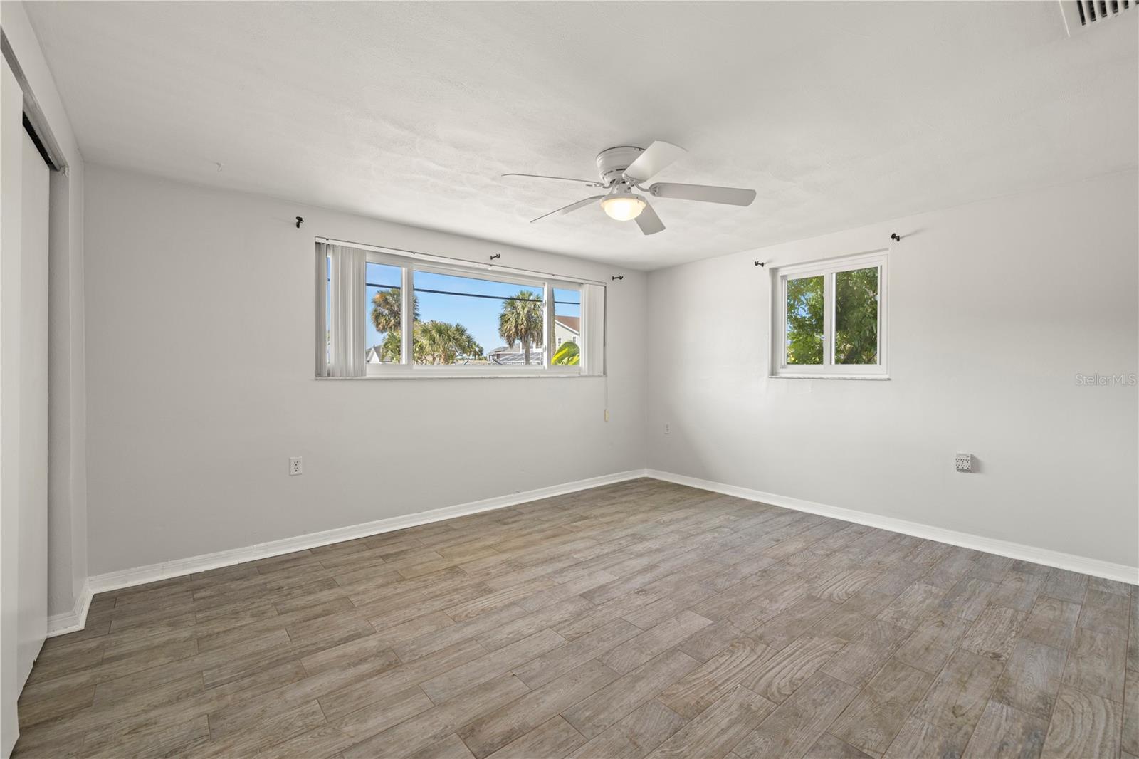 Image 14 of 31 For 5041 Bay Boulevard