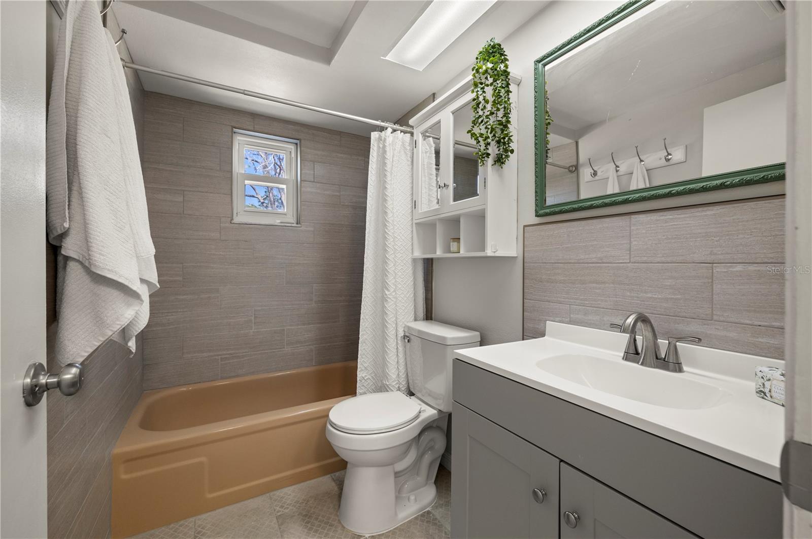 Image 16 of 31 For 5041 Bay Boulevard