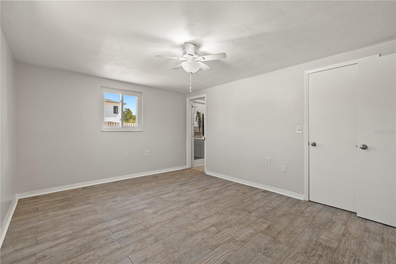 Image 18 of 31 For 5041 Bay Boulevard