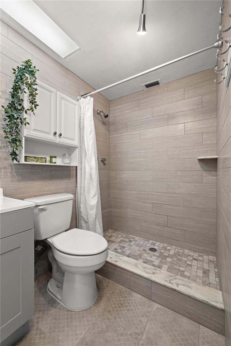 Image 22 of 31 For 5041 Bay Boulevard