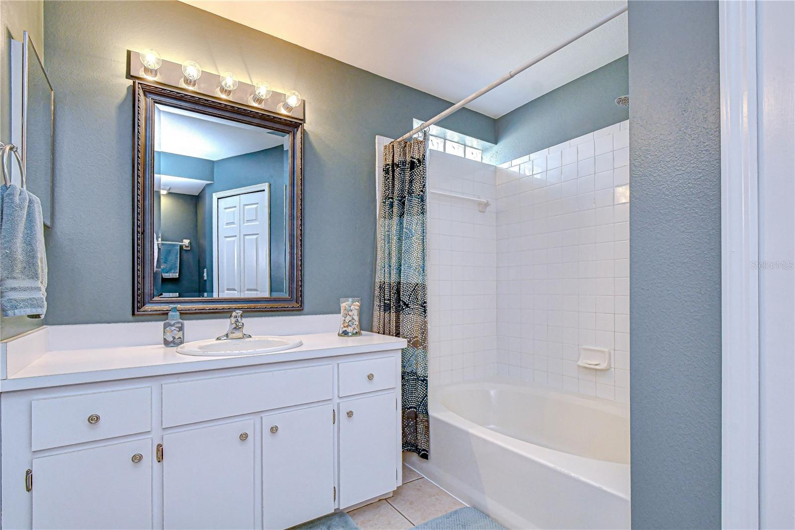 Image 14 of 33 For 707 Orchard Isle Court