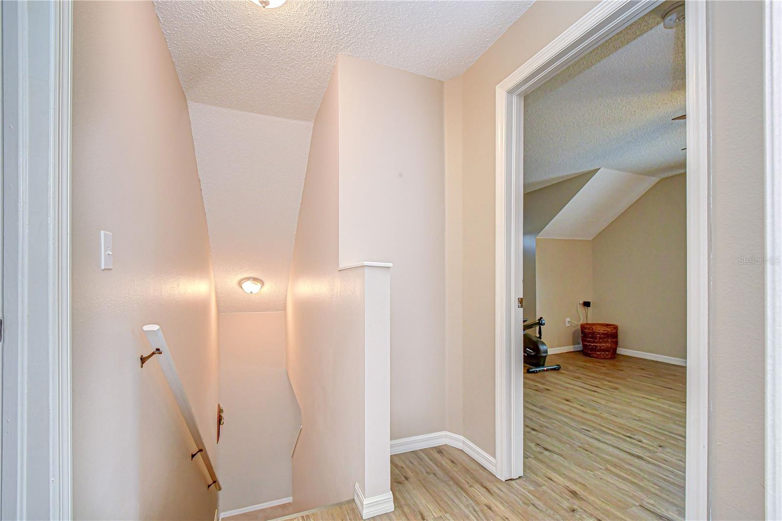 Image 15 of 33 For 707 Orchard Isle Court