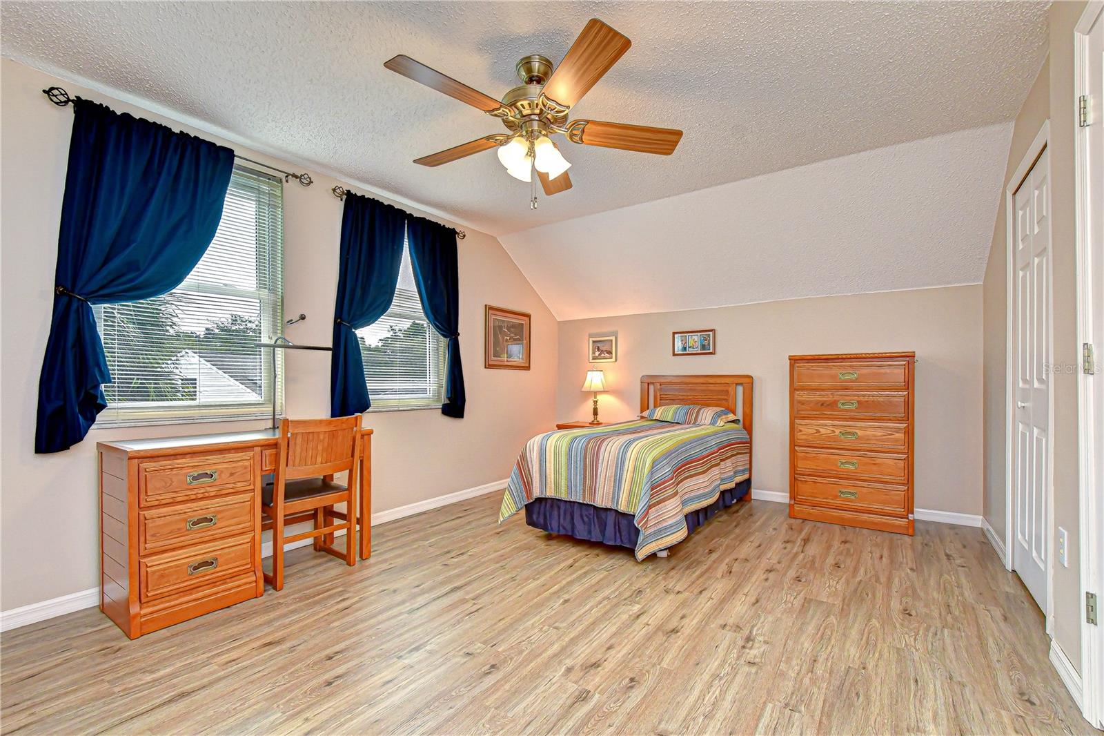 Image 16 of 33 For 707 Orchard Isle Court