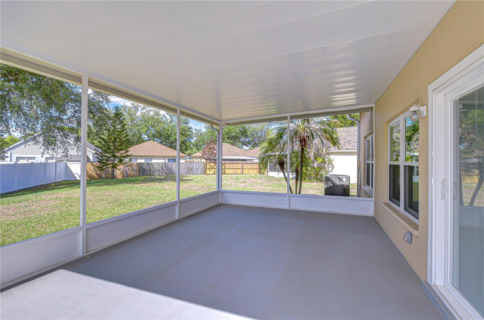 Image 3 of 33 For 707 Orchard Isle Court