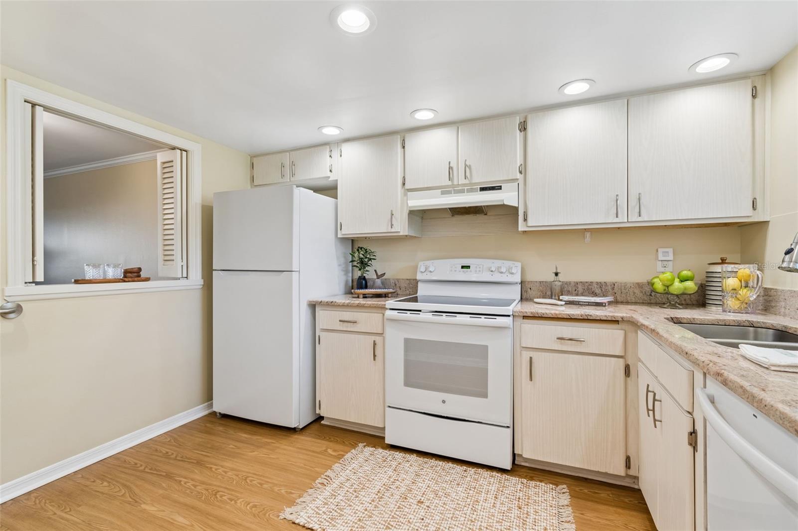 Image 5 of 38 For 10340 Carrollwood Lane 163