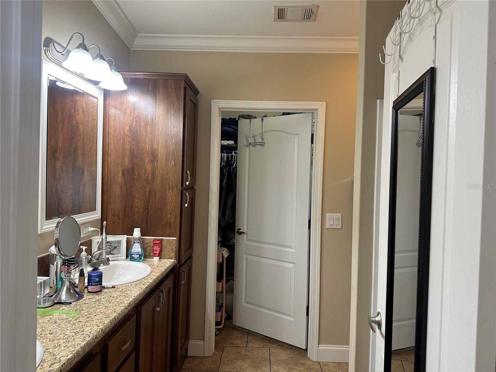 Image 21 of 43 For 462 Dew Plant Point