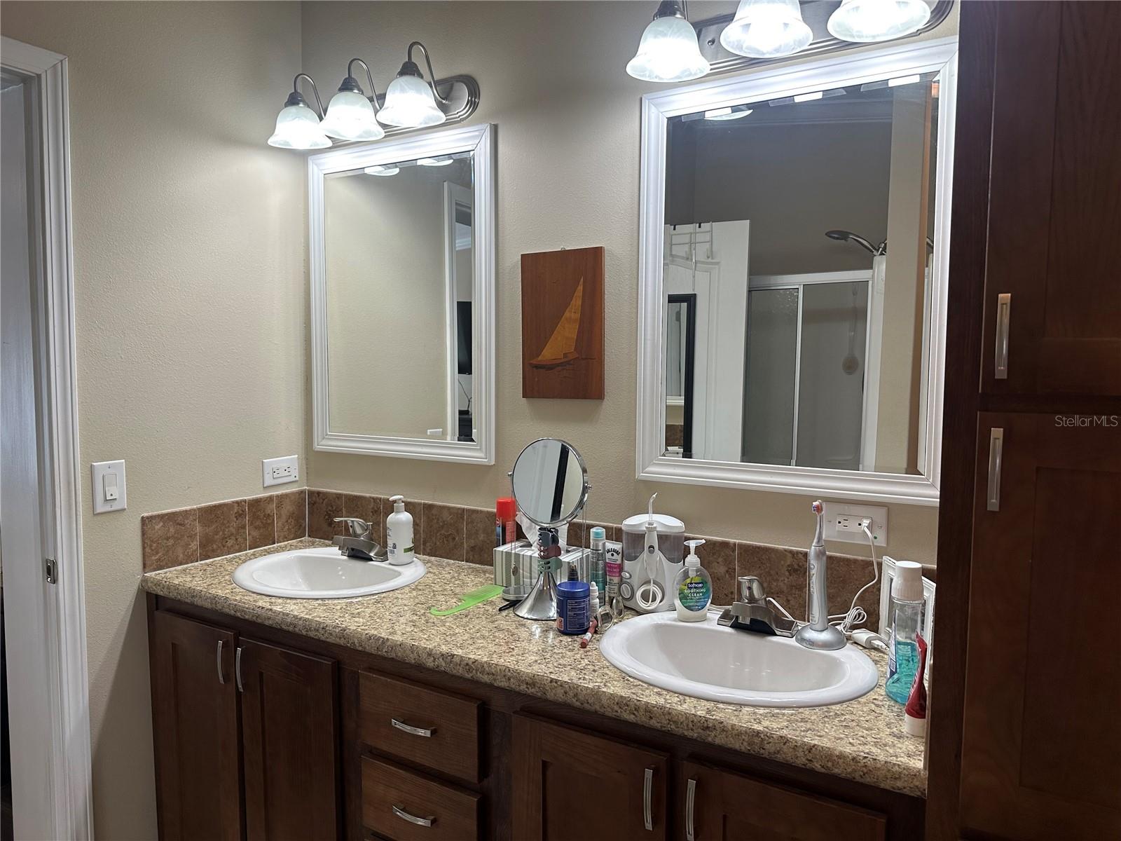 Image 23 of 43 For 462 Dew Plant Point