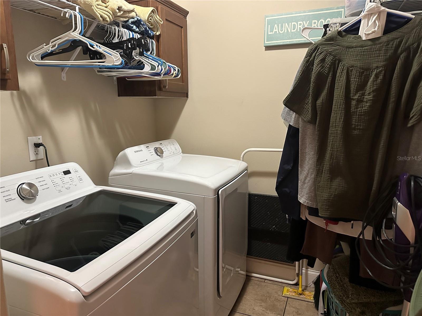 Image 28 of 43 For 462 Dew Plant Point