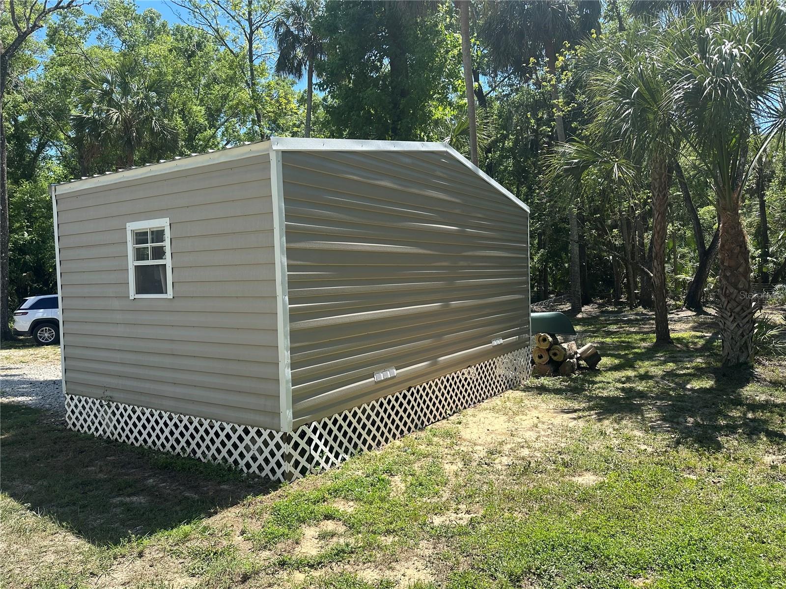 Image 36 of 43 For 462 Dew Plant Point