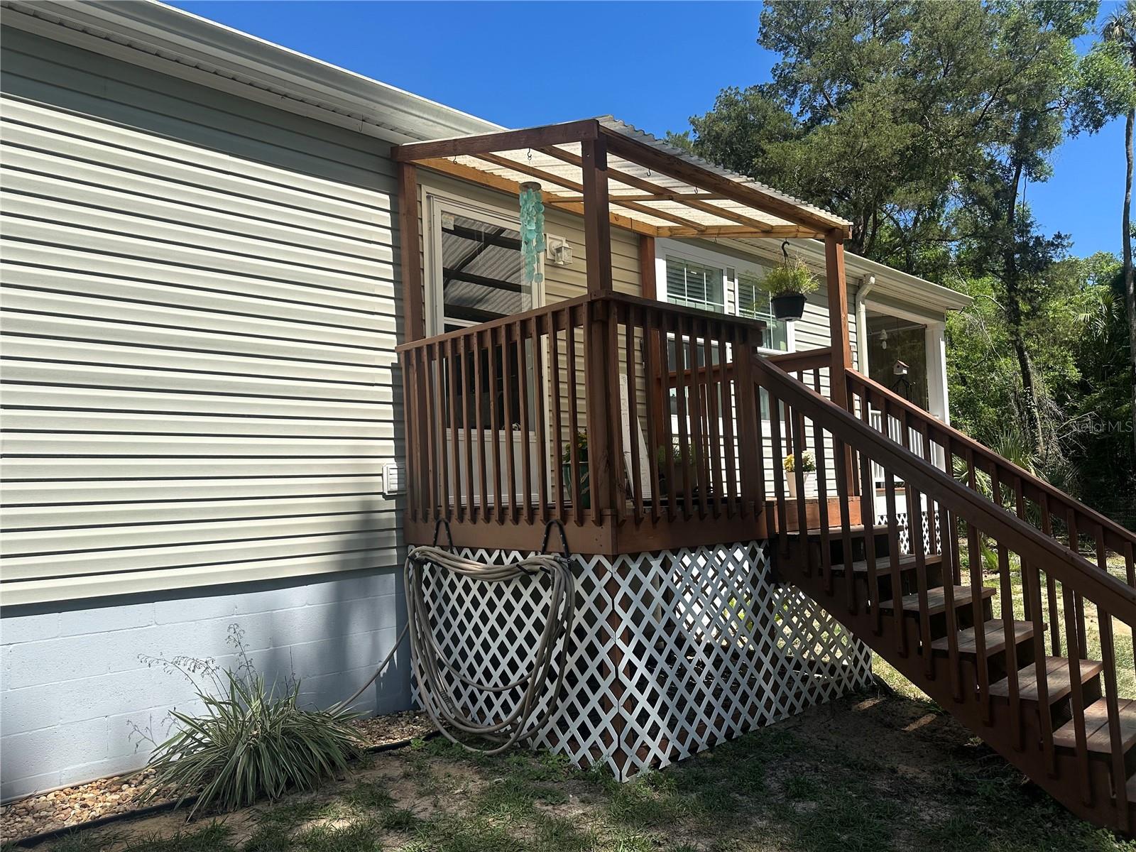 Image 38 of 43 For 462 Dew Plant Point