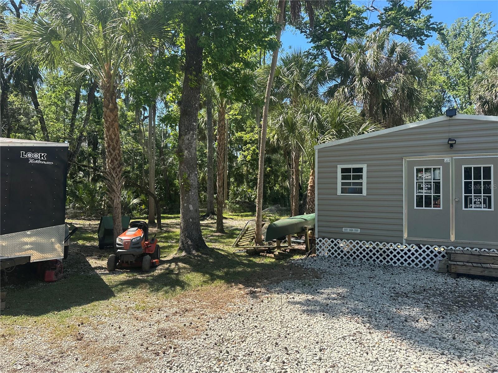 Image 41 of 43 For 462 Dew Plant Point