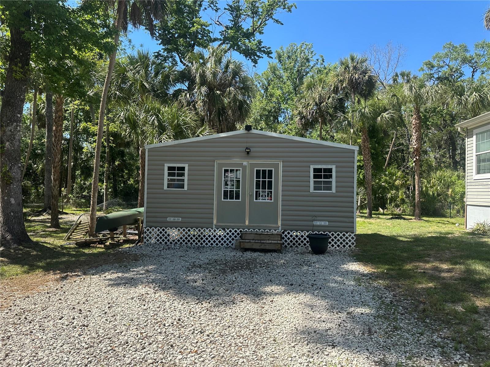 Image 42 of 43 For 462 Dew Plant Point