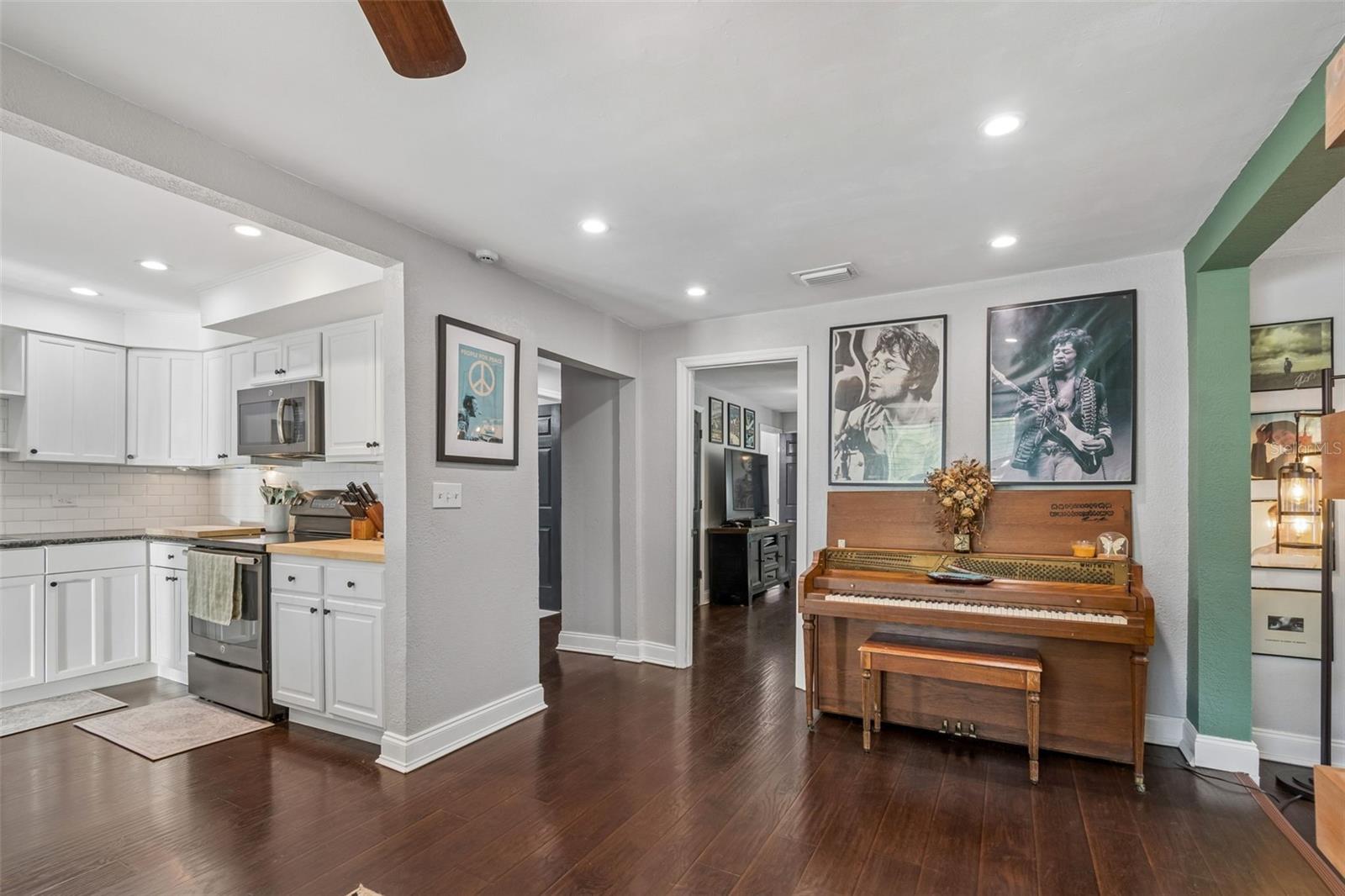 Image 13 of 63 For 10917 72nd Avenue