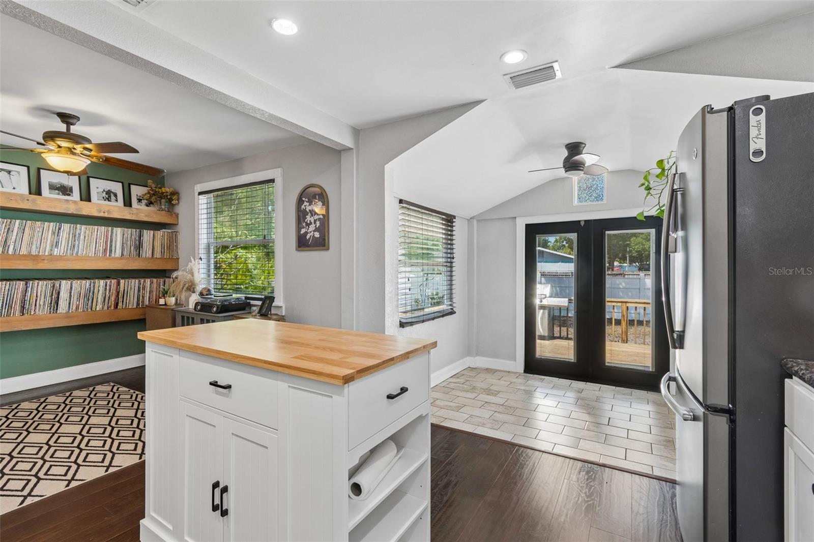 Image 17 of 63 For 10917 72nd Avenue