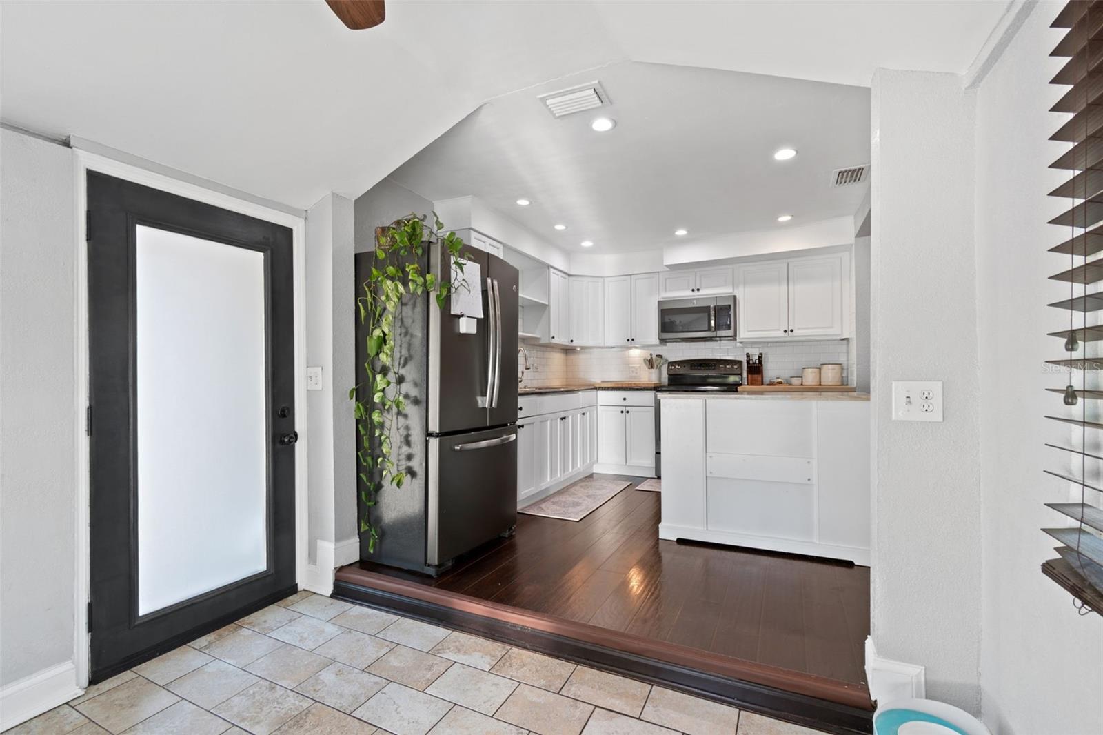 Image 23 of 63 For 10917 72nd Avenue