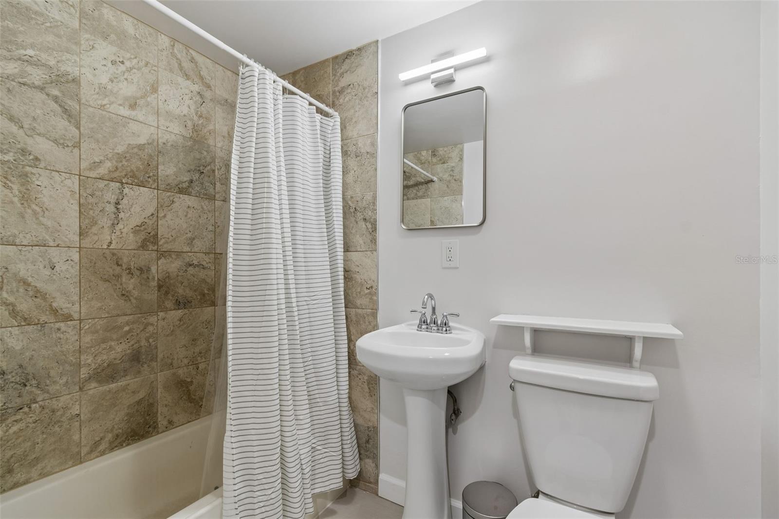 Image 25 of 63 For 10917 72nd Avenue