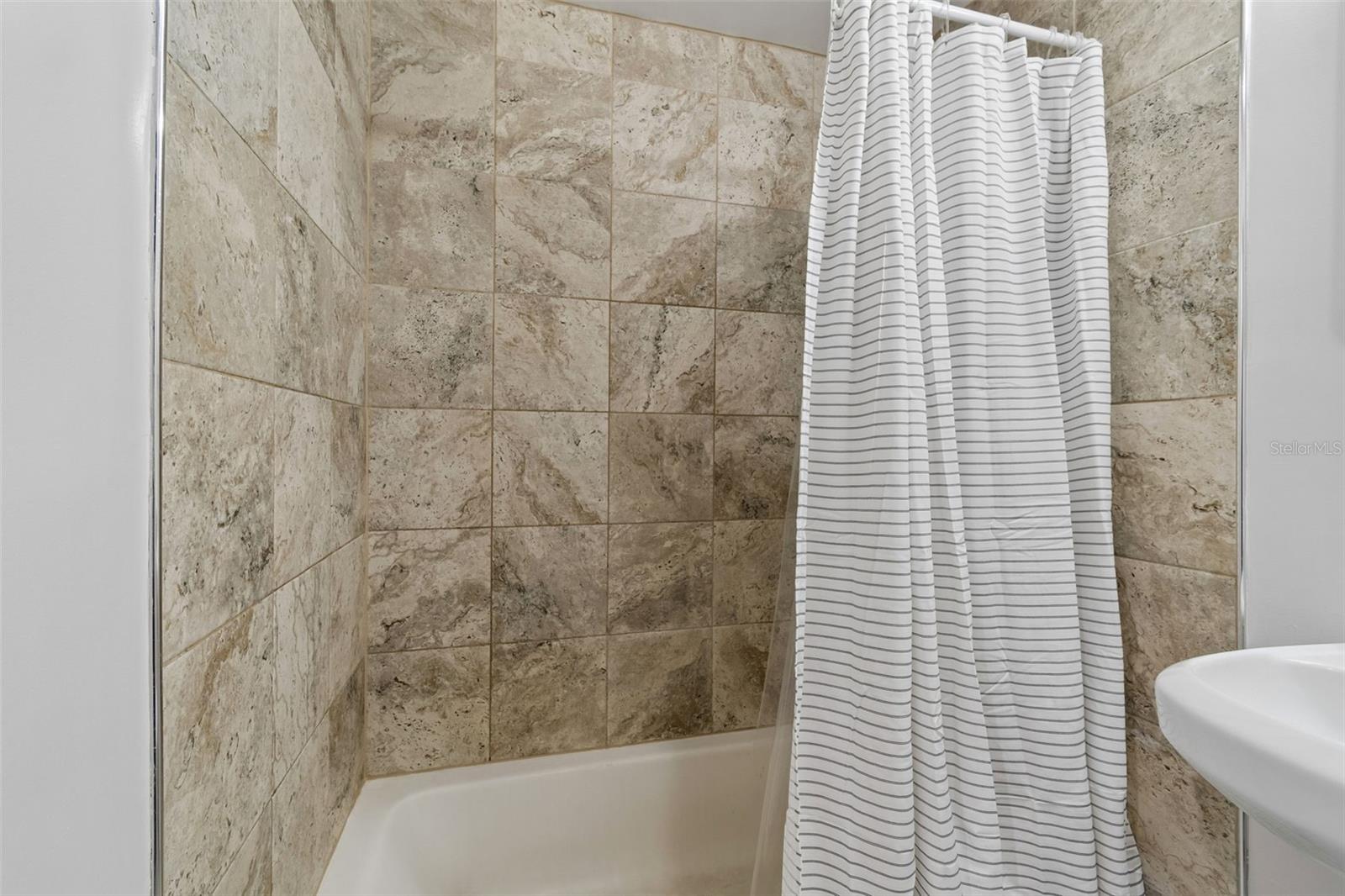 Image 26 of 63 For 10917 72nd Avenue