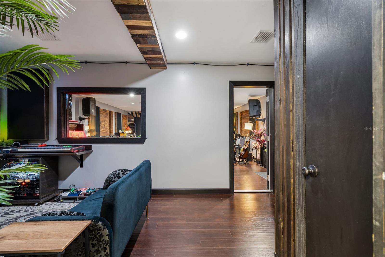 Image 37 of 63 For 10917 72nd Avenue