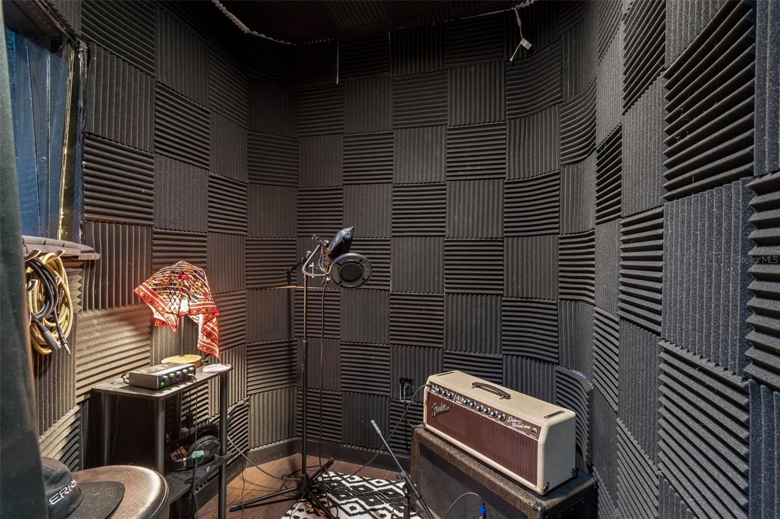 Image 39 of 63 For 10917 72nd Avenue