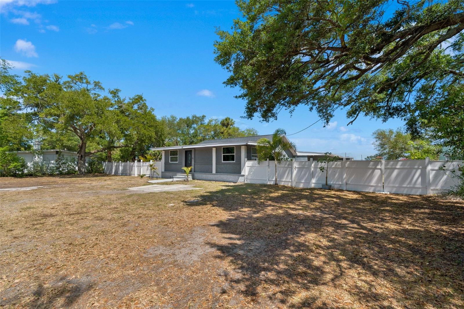 Image 4 of 63 For 10917 72nd Avenue