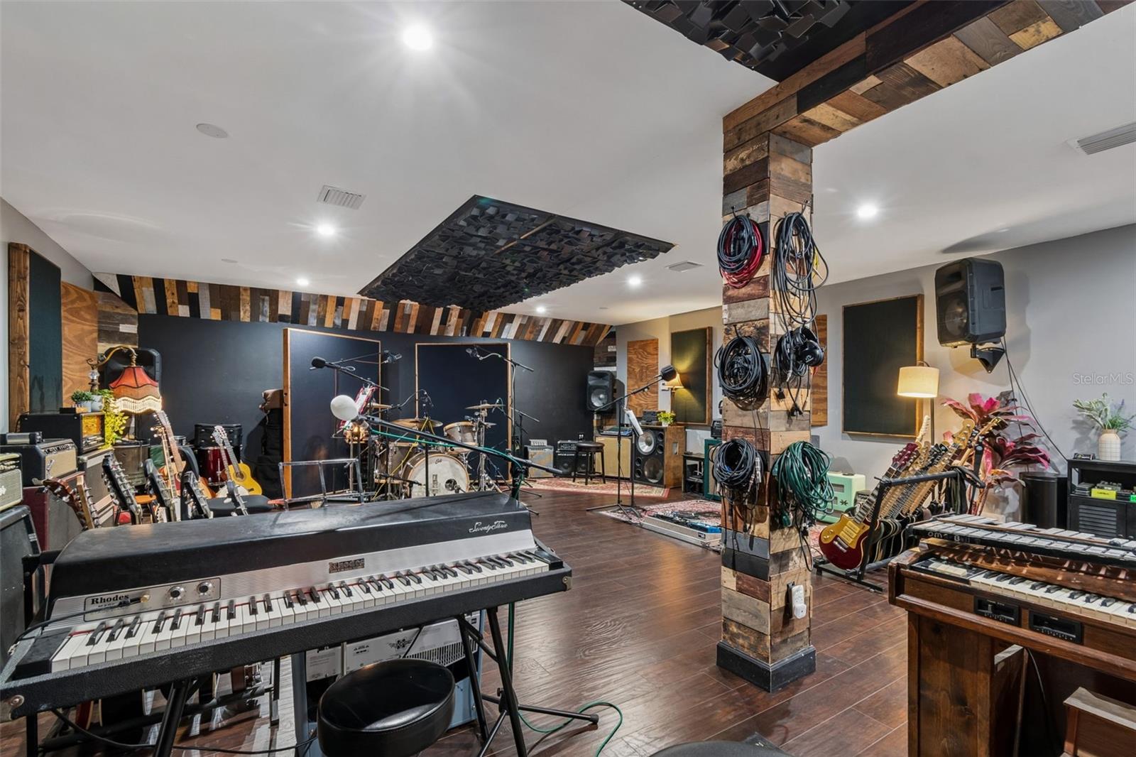 Image 40 of 63 For 10917 72nd Avenue