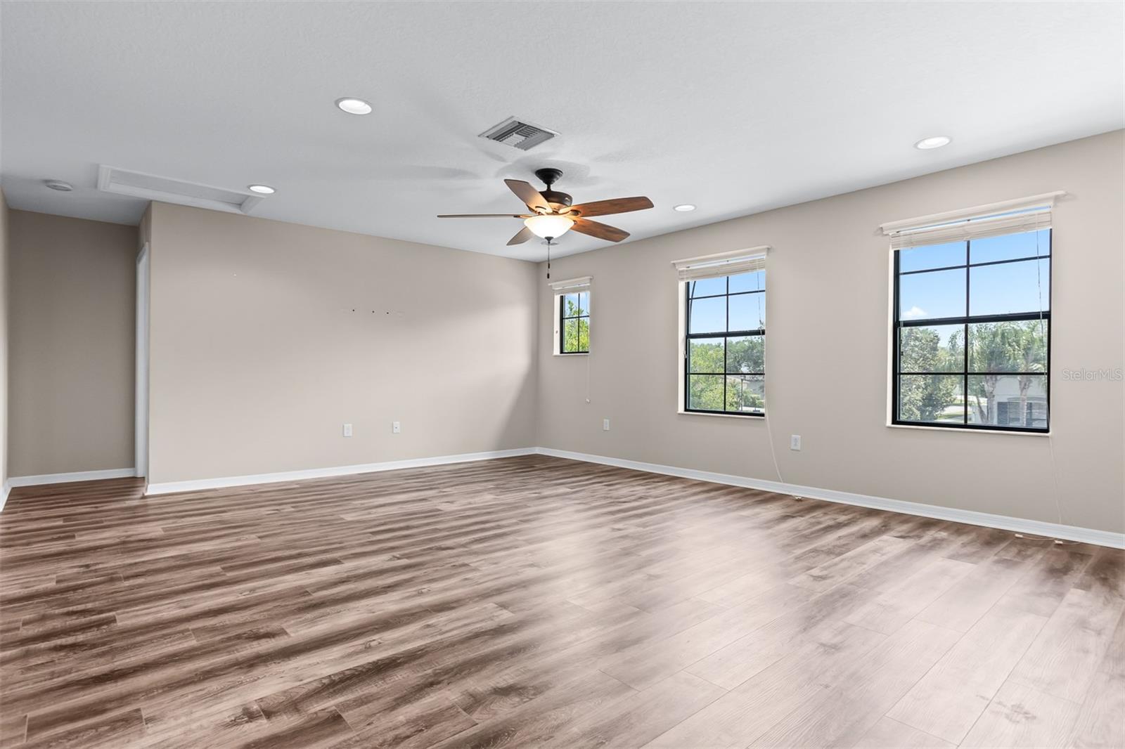 Image 19 of 61 For 11511 Palmetto Pine Street