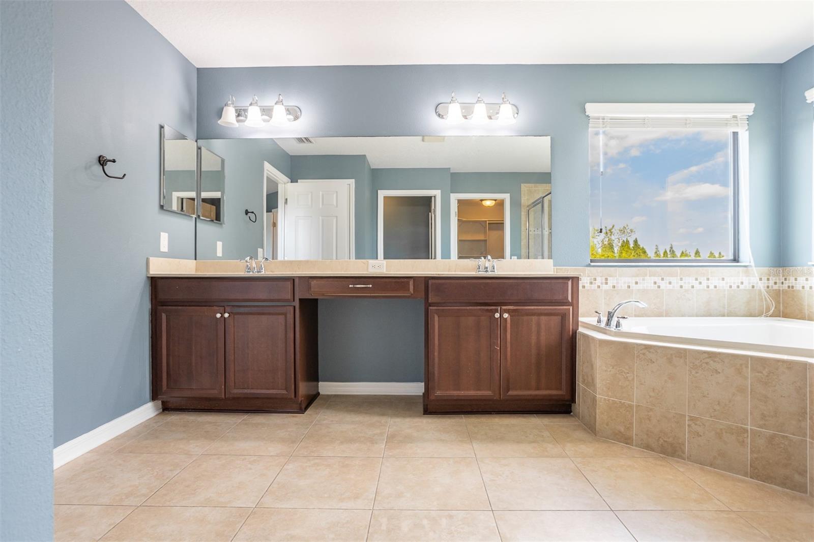 Image 23 of 61 For 11511 Palmetto Pine Street