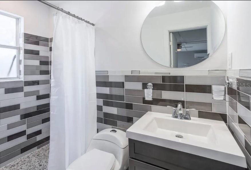 Image 9 of 14 For 602 Poinsettia Avenue