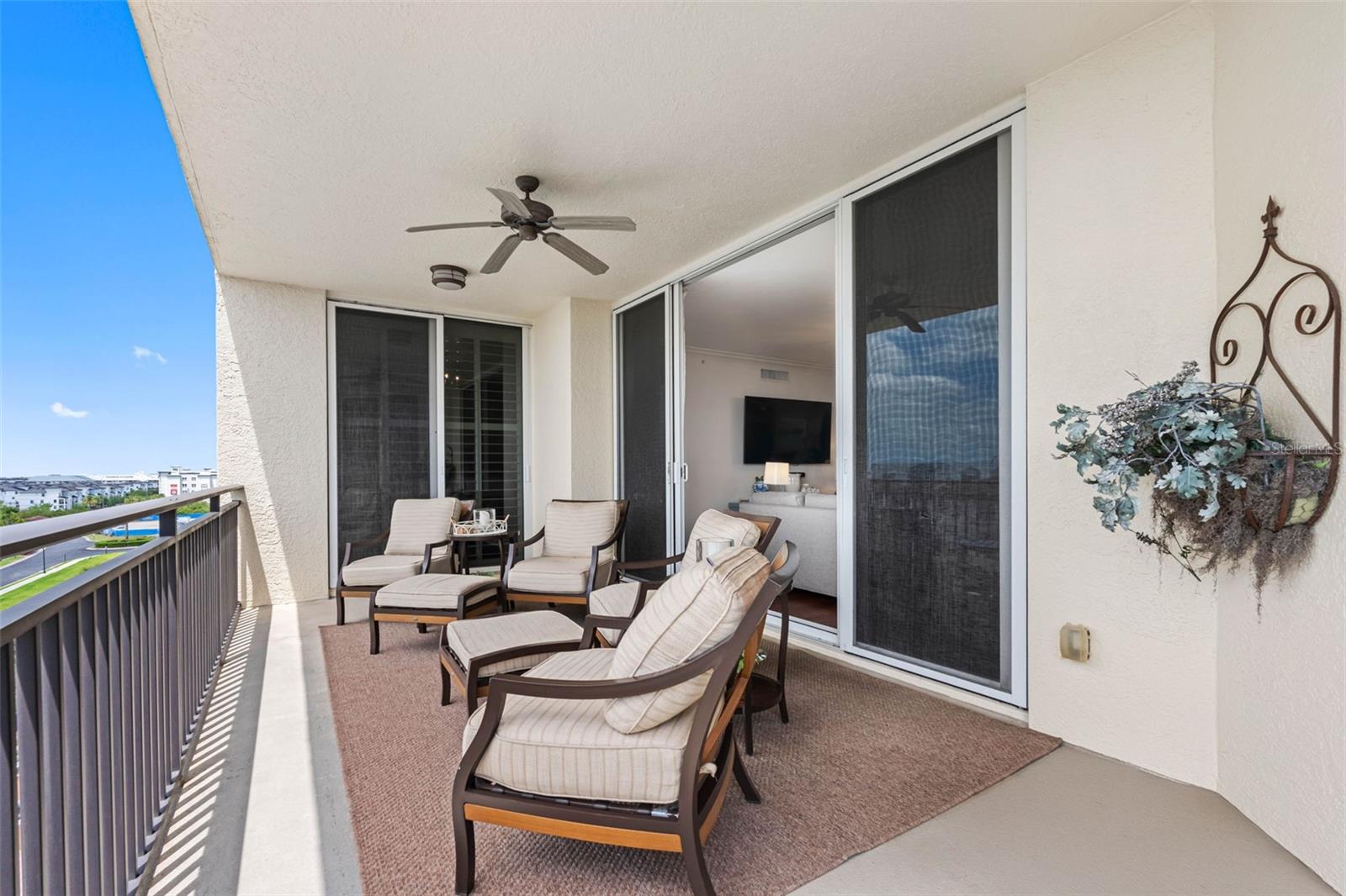 Listing photo id 15 for 5823 Bowen Daniel Drive 603