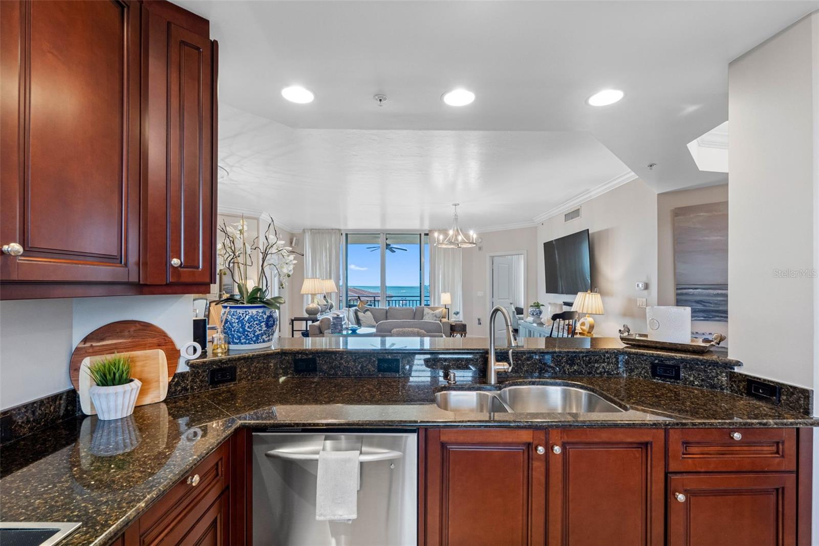 Listing photo id 22 for 5823 Bowen Daniel Drive 603