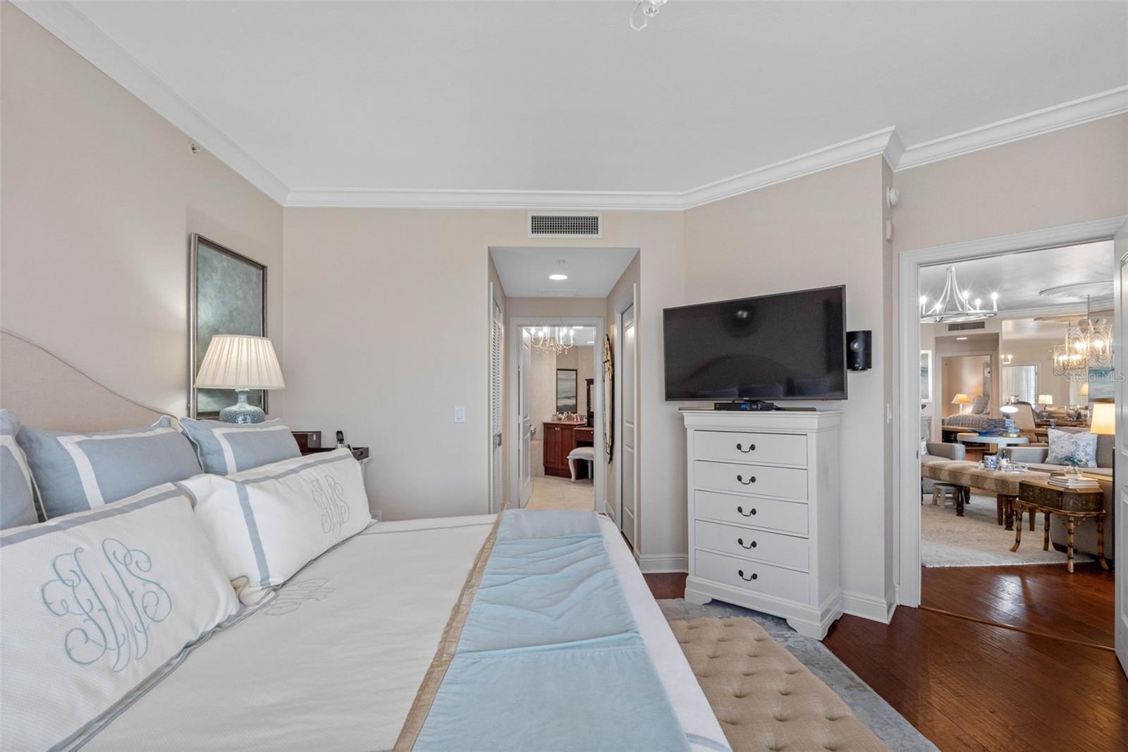 Listing photo id 28 for 5823 Bowen Daniel Drive 603