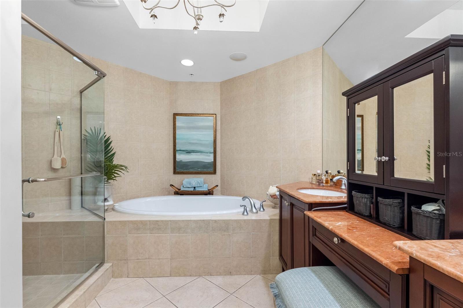 Listing photo id 29 for 5823 Bowen Daniel Drive 603