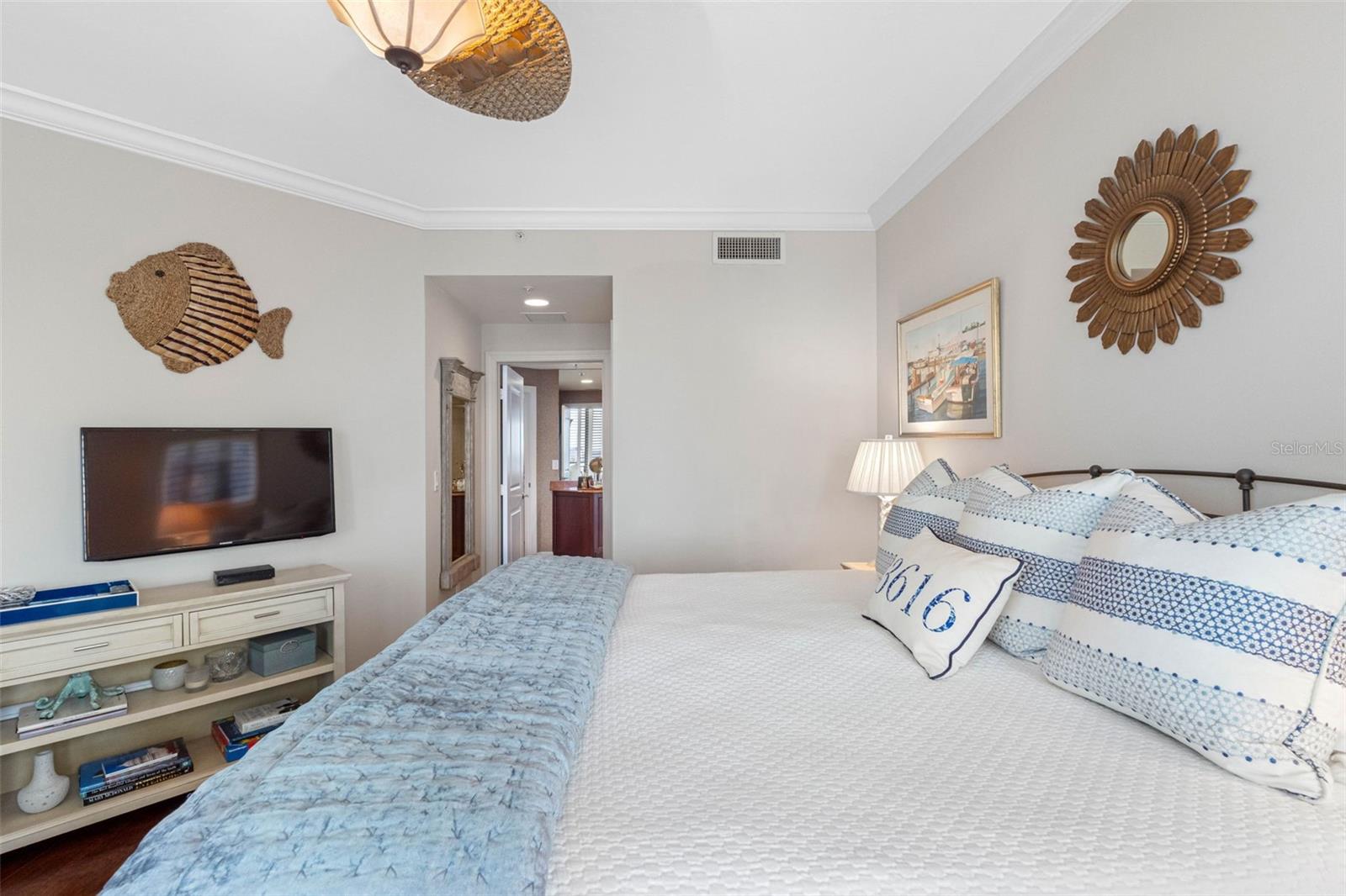 Listing photo id 34 for 5823 Bowen Daniel Drive 603