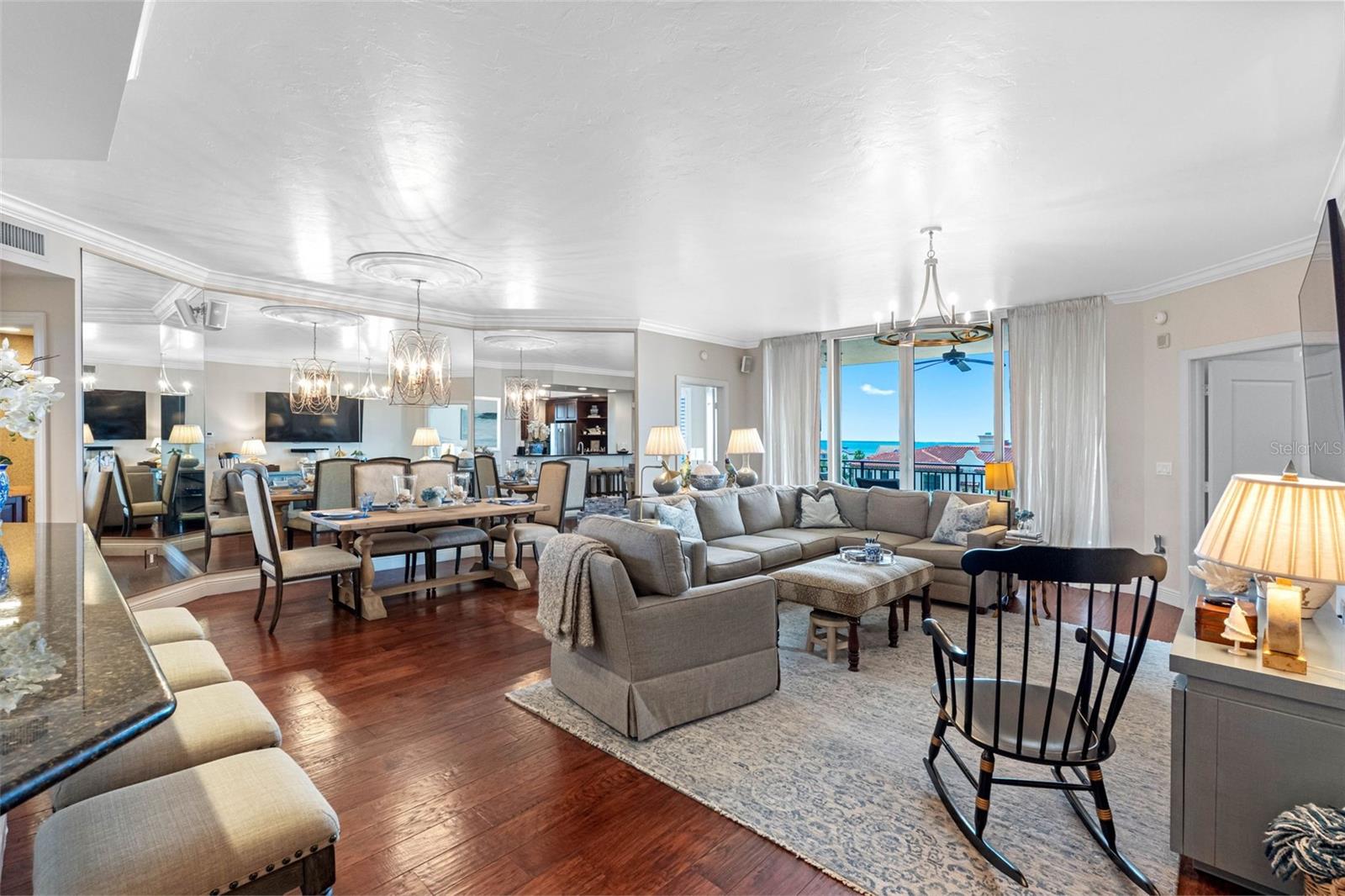 Listing photo id 2 for 5823 Bowen Daniel Drive 603