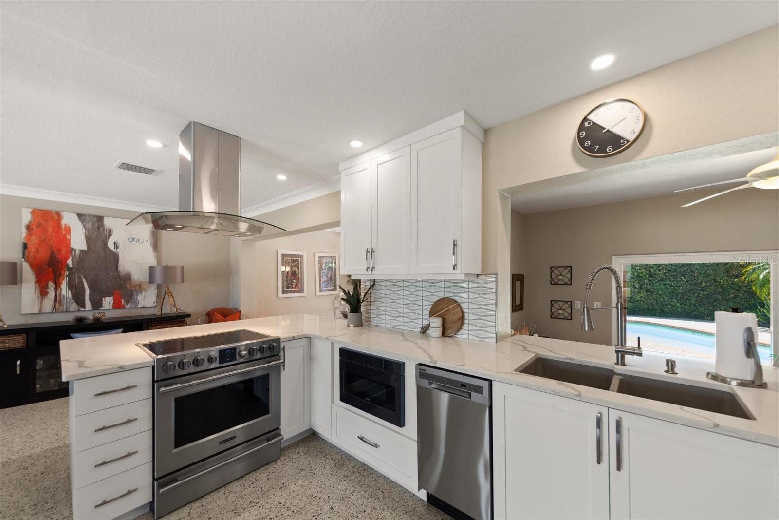 Image 10 of 32 For 13996 Barbados Drive