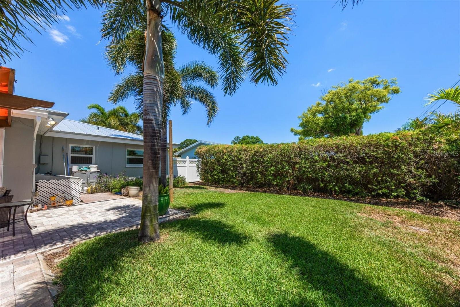 Image 29 of 32 For 13996 Barbados Drive