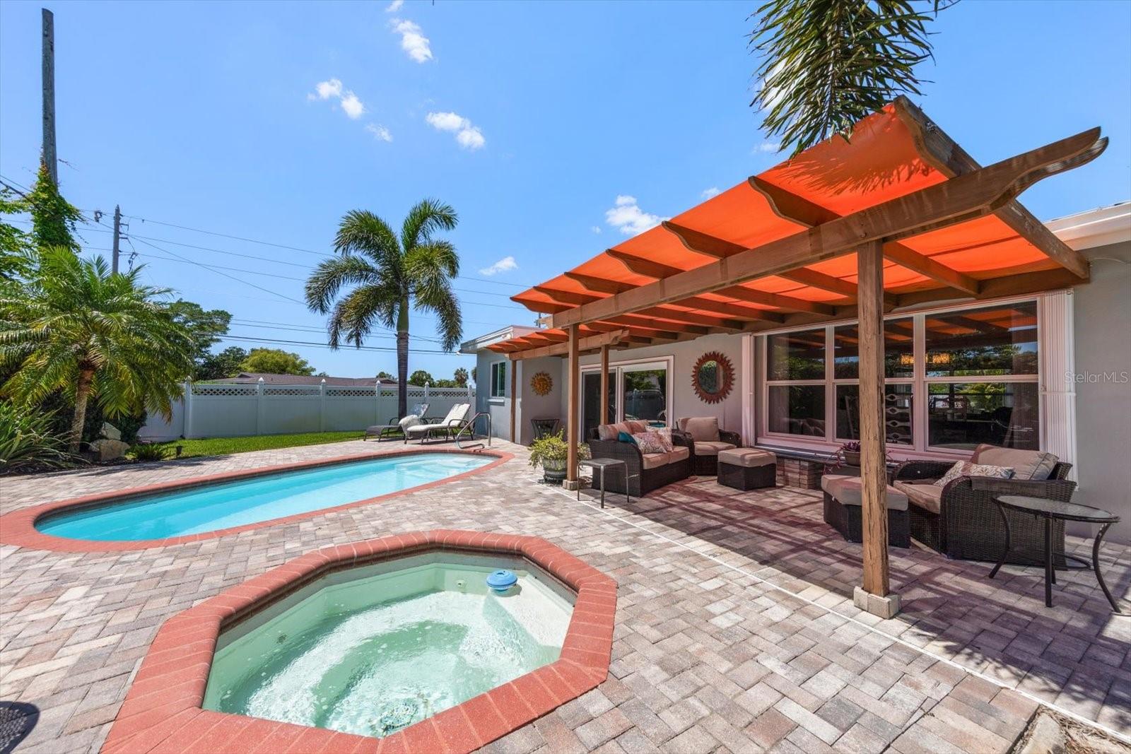 Image 3 of 32 For 13996 Barbados Drive