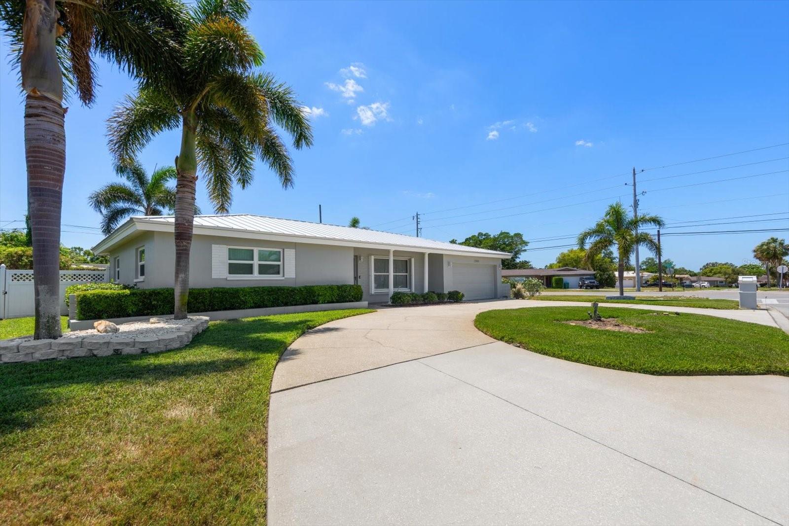 Image 30 of 32 For 13996 Barbados Drive