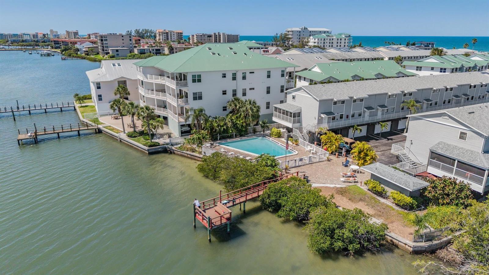 Image 34 of 43 For 19823 Gulf Boulevard 43