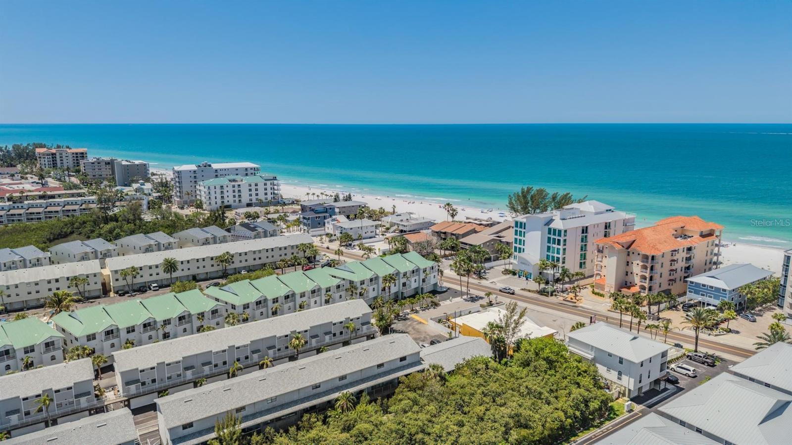 Image 40 of 43 For 19823 Gulf Boulevard 43