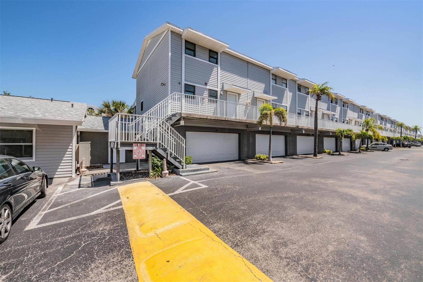 Image 42 of 43 For 19823 Gulf Boulevard 43