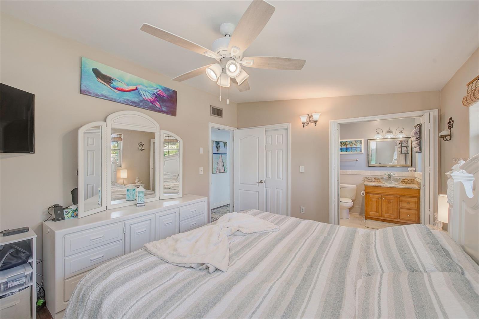 Image 19 of 39 For 2032 Gatewood Drive