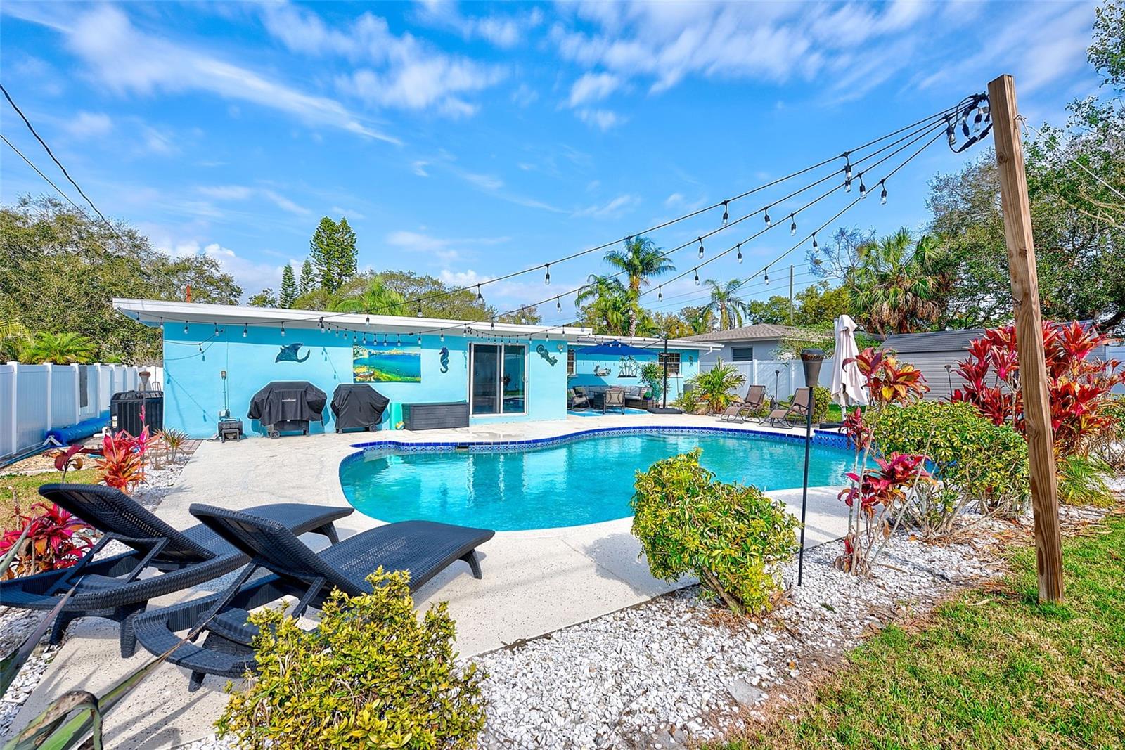 Image 33 of 39 For 2032 Gatewood Drive