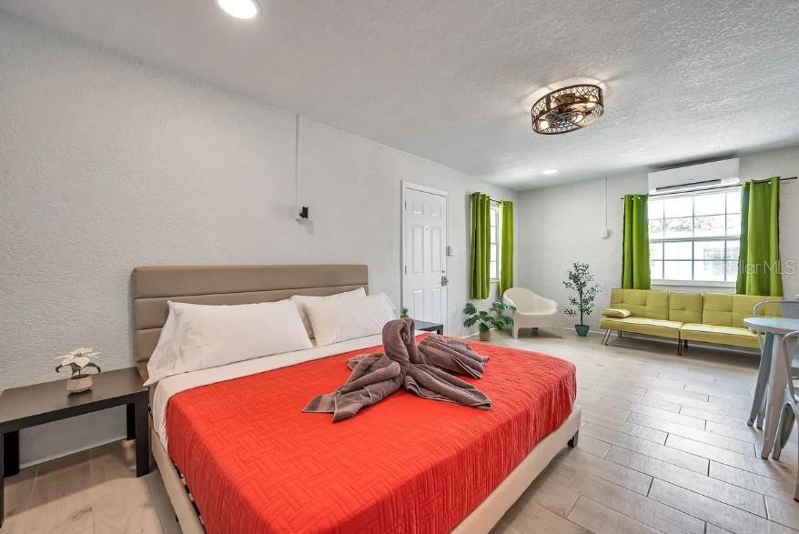 Image 7 of 13 For 602 Poinsettia Avenue